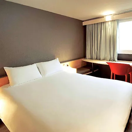 Hotel Ibis Orly Chevilly Tram 7 Esterno foto
