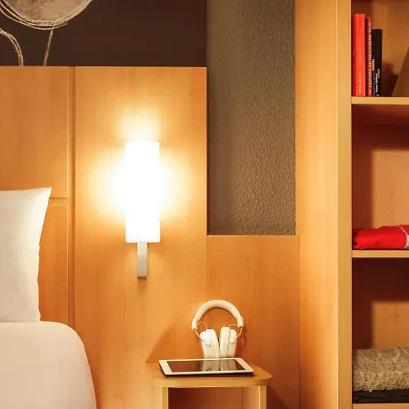 Hotel Ibis Orly Chevilly Tram 7 Esterno foto